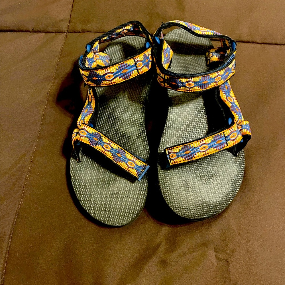 Size 8 Teva original sandal in sunset weave
